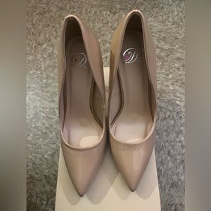 -SOLD-Nude Heels-Size 8